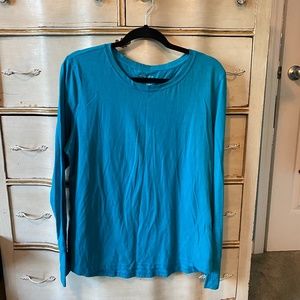 DONATING ON 11/18 | Tek Gear DryTek long sleeve